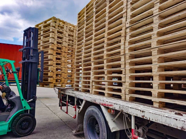How Commercial Pallet Delivery Supports Large Businesses in Louisville, KY